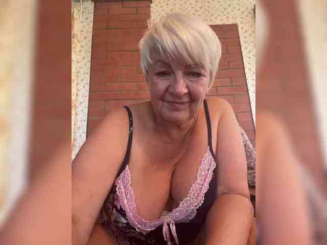 Laura-milf webcam