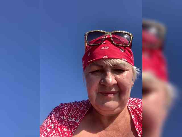 Laura-milf webcam