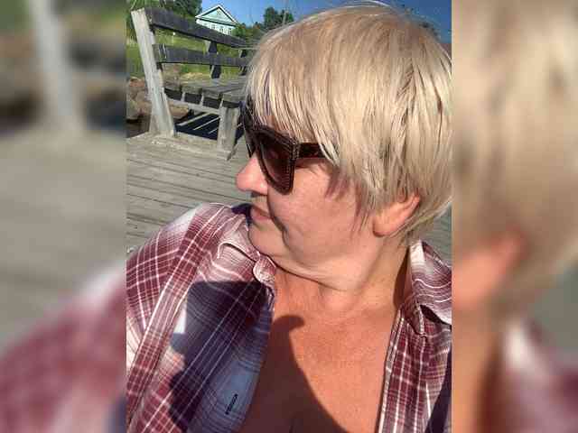 Laura-milf webcam