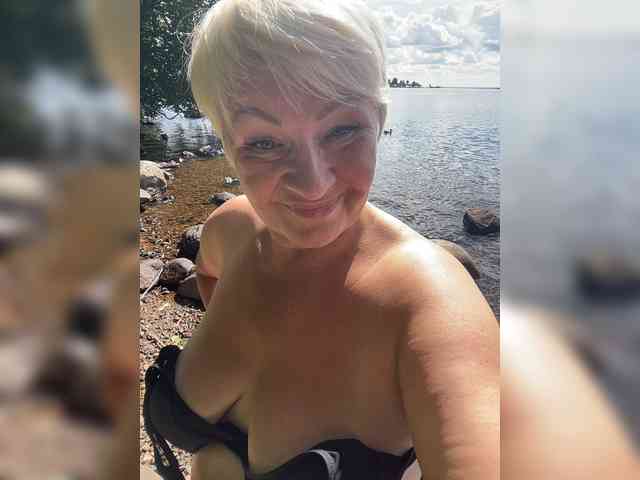 Laura-milf webcam