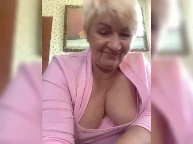 Laura-milf webcam