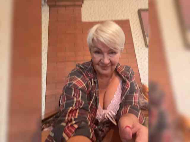 Laura-milf webcam