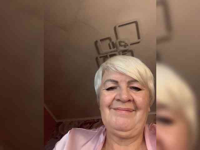 Laura-milf webcam