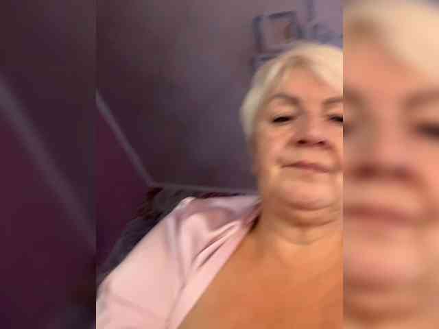 Laura-milf webcam