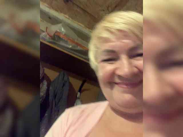 Laura-milf webcam