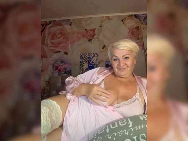 Laura-milf webcam