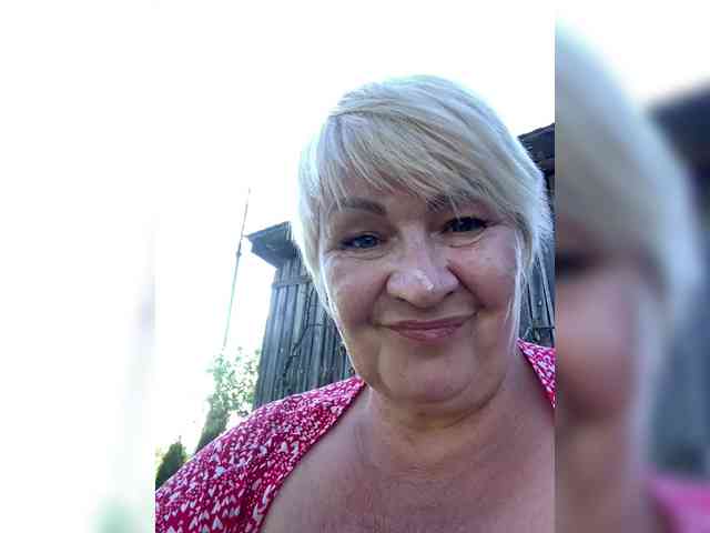 Laura-milf webcam
