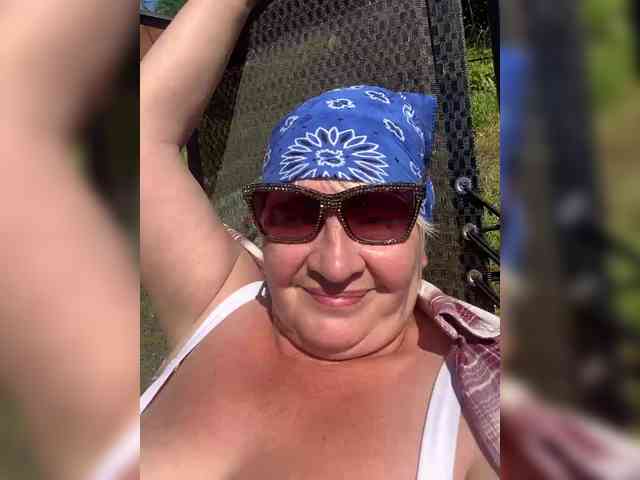 Laura-milf webcam