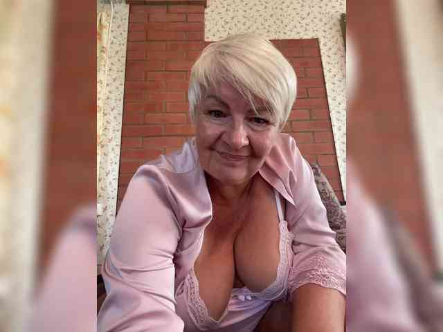 Laura-milf webcam