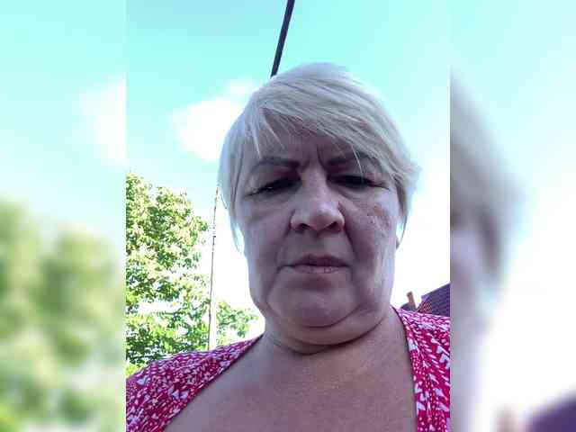 Laura-milf webcam