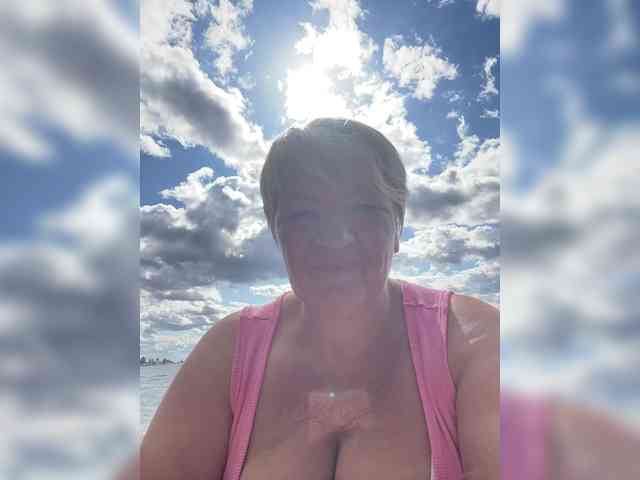 Laura-milf webcam