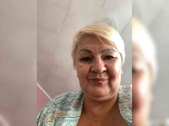 Laura-milf webcam