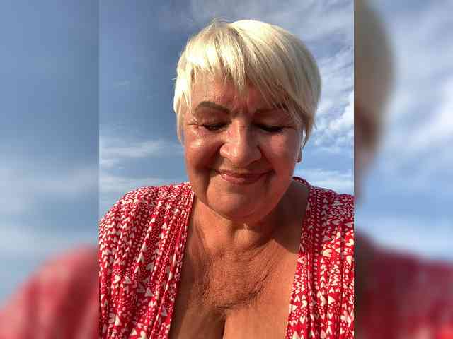 Laura-milf webcam