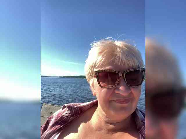 Laura-milf webcam