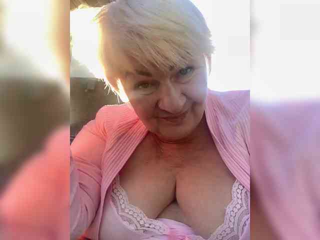Laura-milf webcam