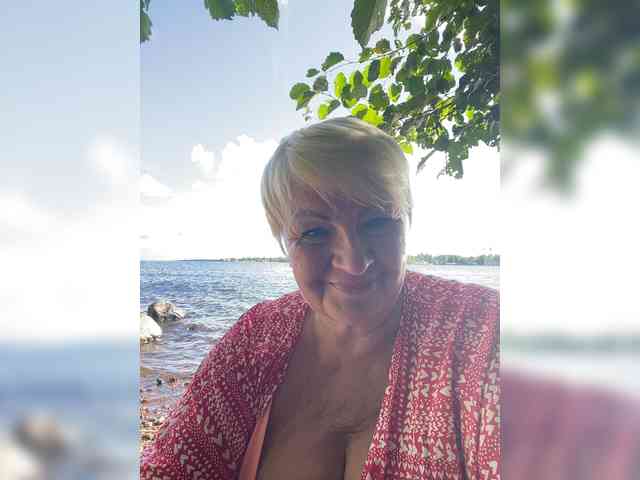 Laura-milf webcam