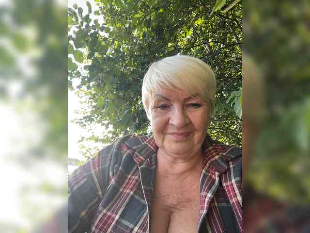 Laura-milf webcam