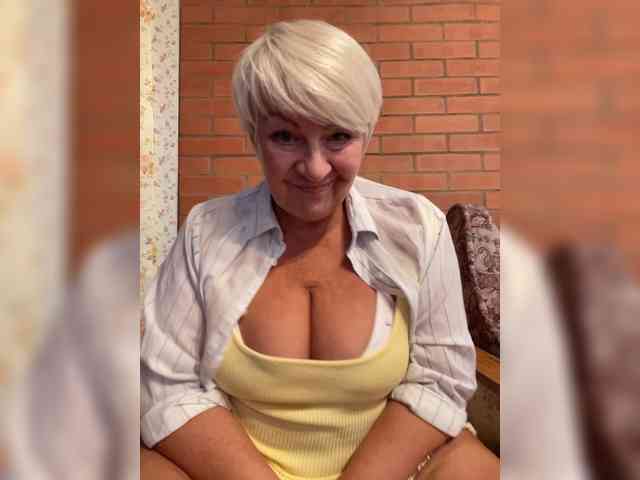 Laura-milf webcam