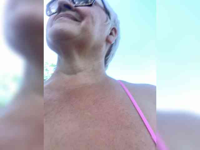 Laura-milf webcam