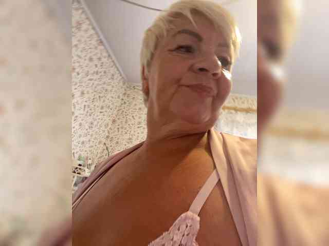 Laura-milf webcam