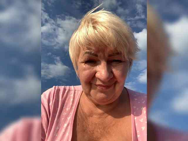 Laura-milf webcam