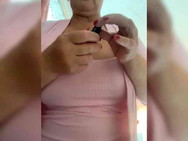 Laura-milf webcam