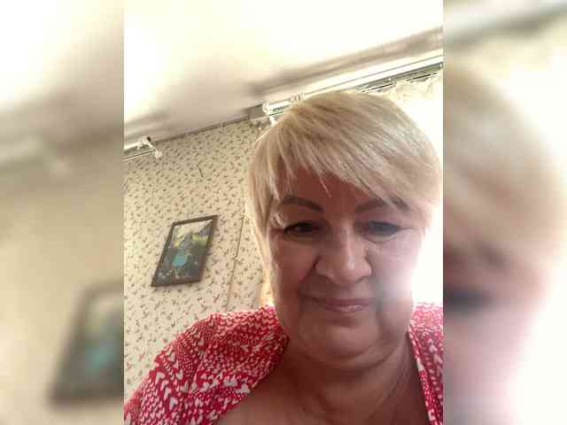 Laura-milf webcam