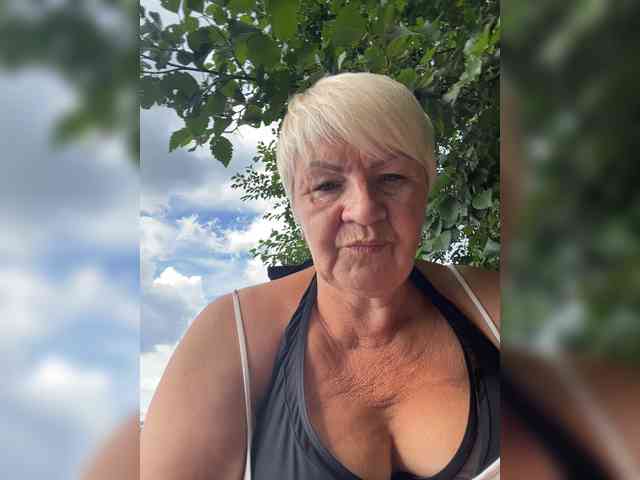 Laura-milf webcam