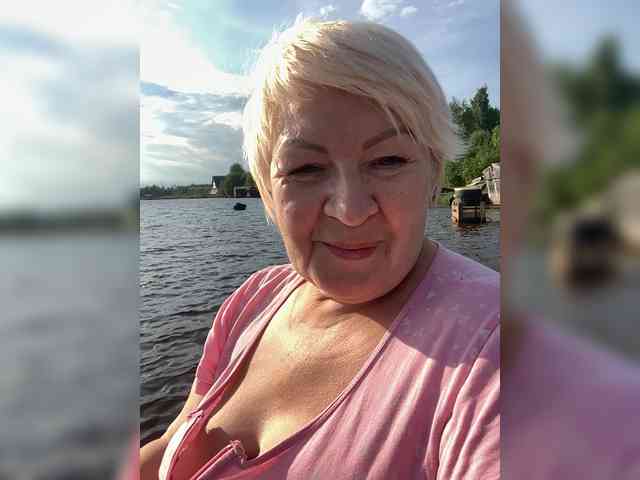 Laura-milf webcam