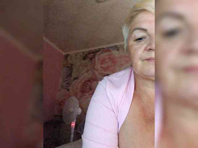 Laura-milf webcam
