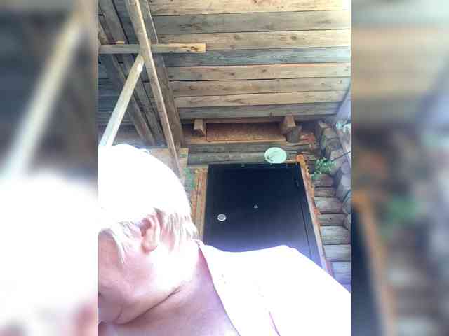 Laura-milf webcam