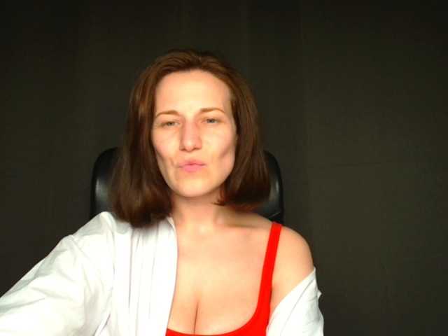 BellaKisss1 live cam on BongaCams