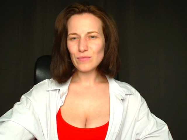BellaKisss1 live cam on BongaCams