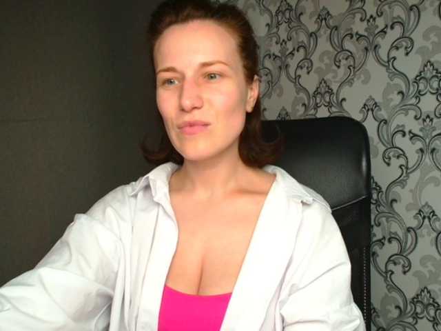 BellaKisss1 live cam on BongaCams