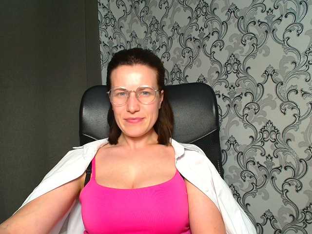 BellaKisss1 live webcam show