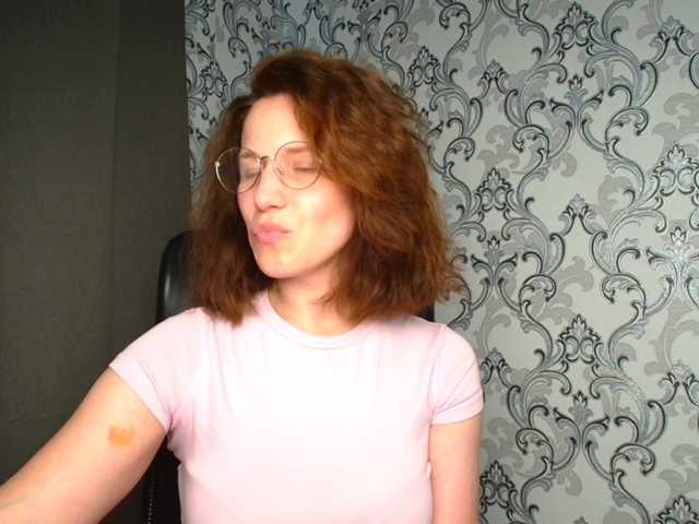 BellaKisss1 live cam on BongaCams