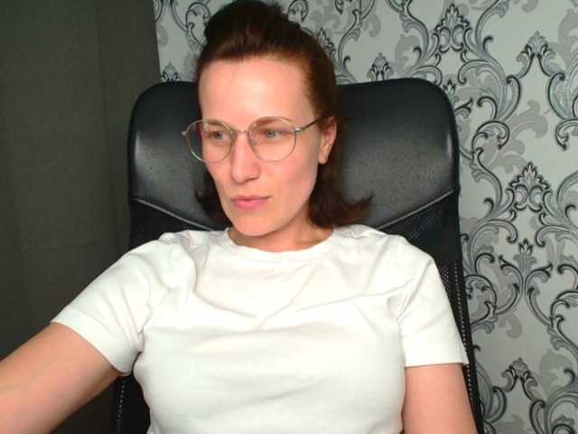 BellaKisss1 live cam on BongaCams