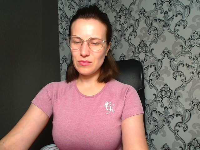 BellaKisss1 live webcam show