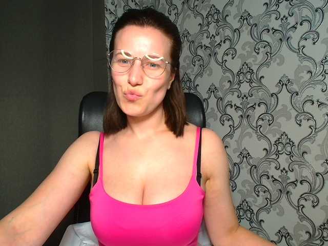 BellaKisss1 live webcam show
