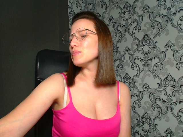 BellaKisss1 live webcam show