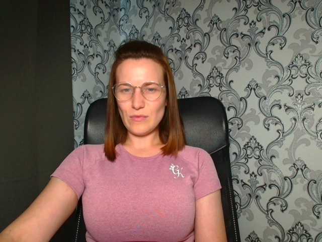 BellaKisss1 live cam on BongaCams