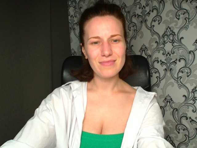 BellaKisss1 live cam on BongaCams