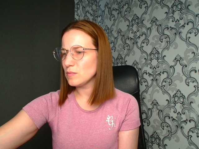 BellaKisss1 live cam on BongaCams