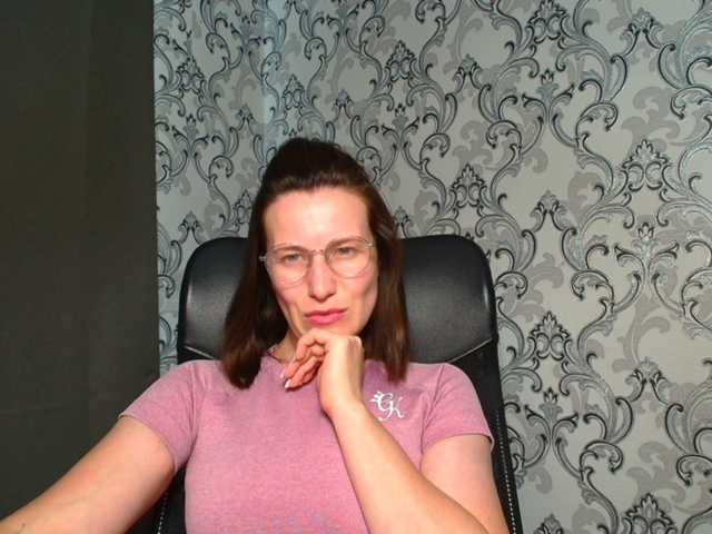 BellaKisss1 live webcam show