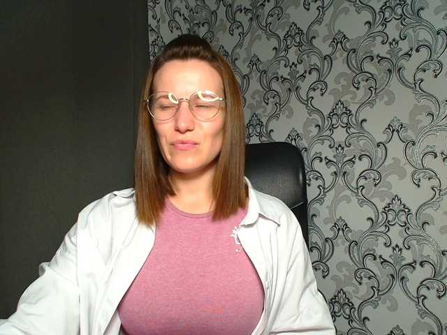 BellaKisss1 live cam on BongaCams