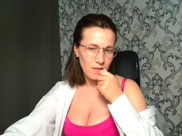 BellaKisss1 live webcam show