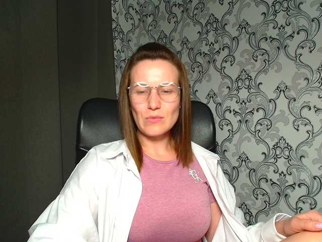 BellaKisss1 live cam on BongaCams