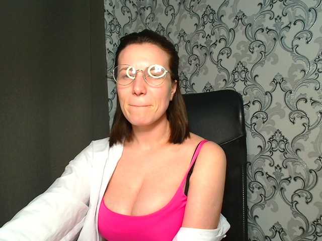 BellaKisss1 live webcam show