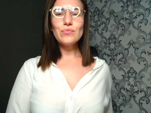 BellaKisss1 live cam on BongaCams