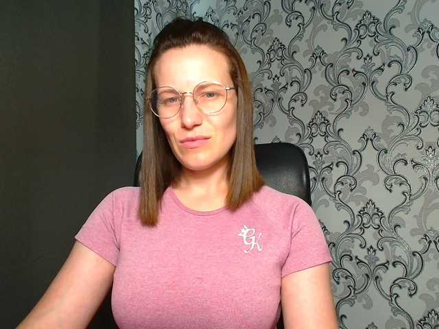 BellaKisss1 live cam on BongaCams